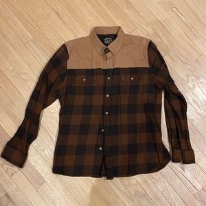 NWOT XL United By Blue Buffalo check buttondown